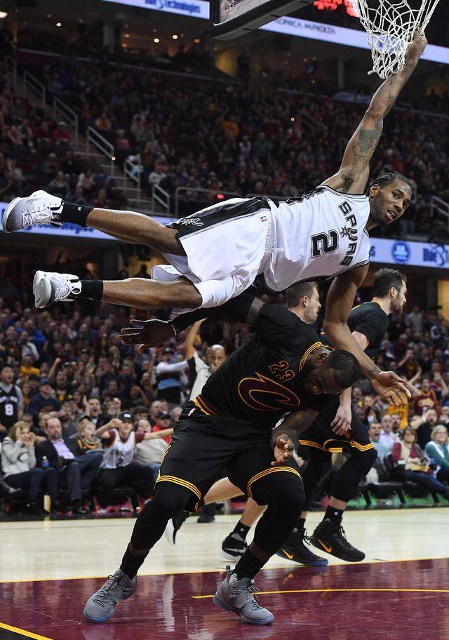 全运会女排比赛：江苏各年龄段实力太强！或包揽成年队青年队冠军（全运会女排：江苏各梯队强势领跑，有望包揽成年组与青年组双冠）