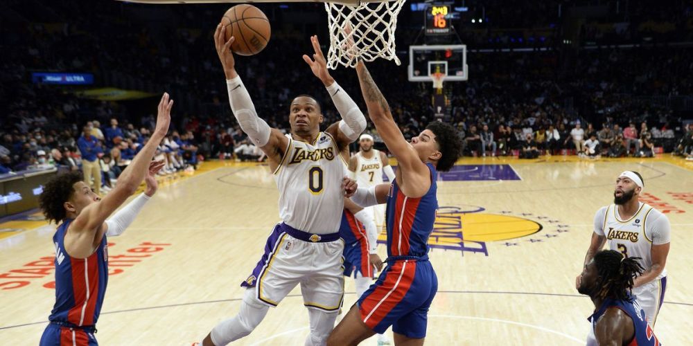 魔术vs尼克斯前瞻：贝恩大战布伦森，谁能带队杀进决赛？（魔术对阵尼克斯前瞻：贝恩PK布伦森，谁能率队挺进决赛？）