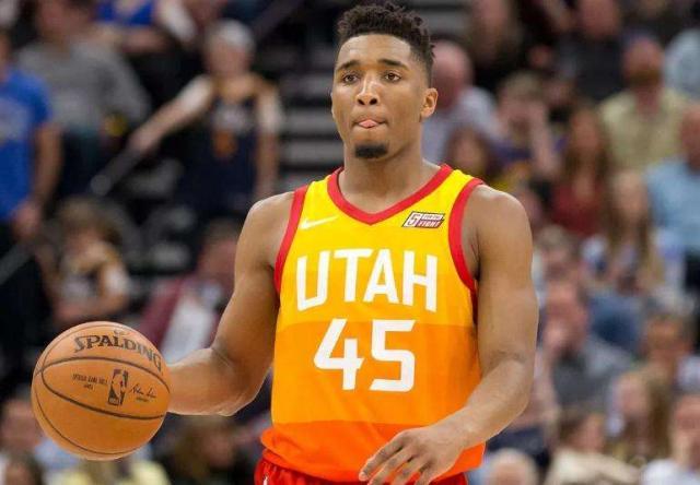 FIFA女足最新排名：中国女足下降一位至世界第17，亚洲第四（FIFA女足排名更新：中国队降至世界第17，位列亚洲第4）