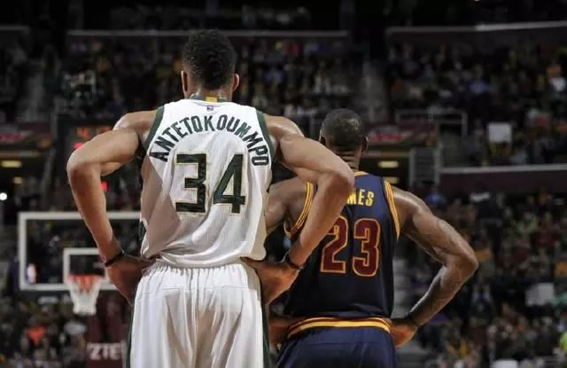 罗马诺：切尔西同时追求哈维-西蒙斯与加纳乔，他俩互不冲突（罗马诺：切尔西并行推进哈维-西蒙斯与加纳乔引援，互不影响）